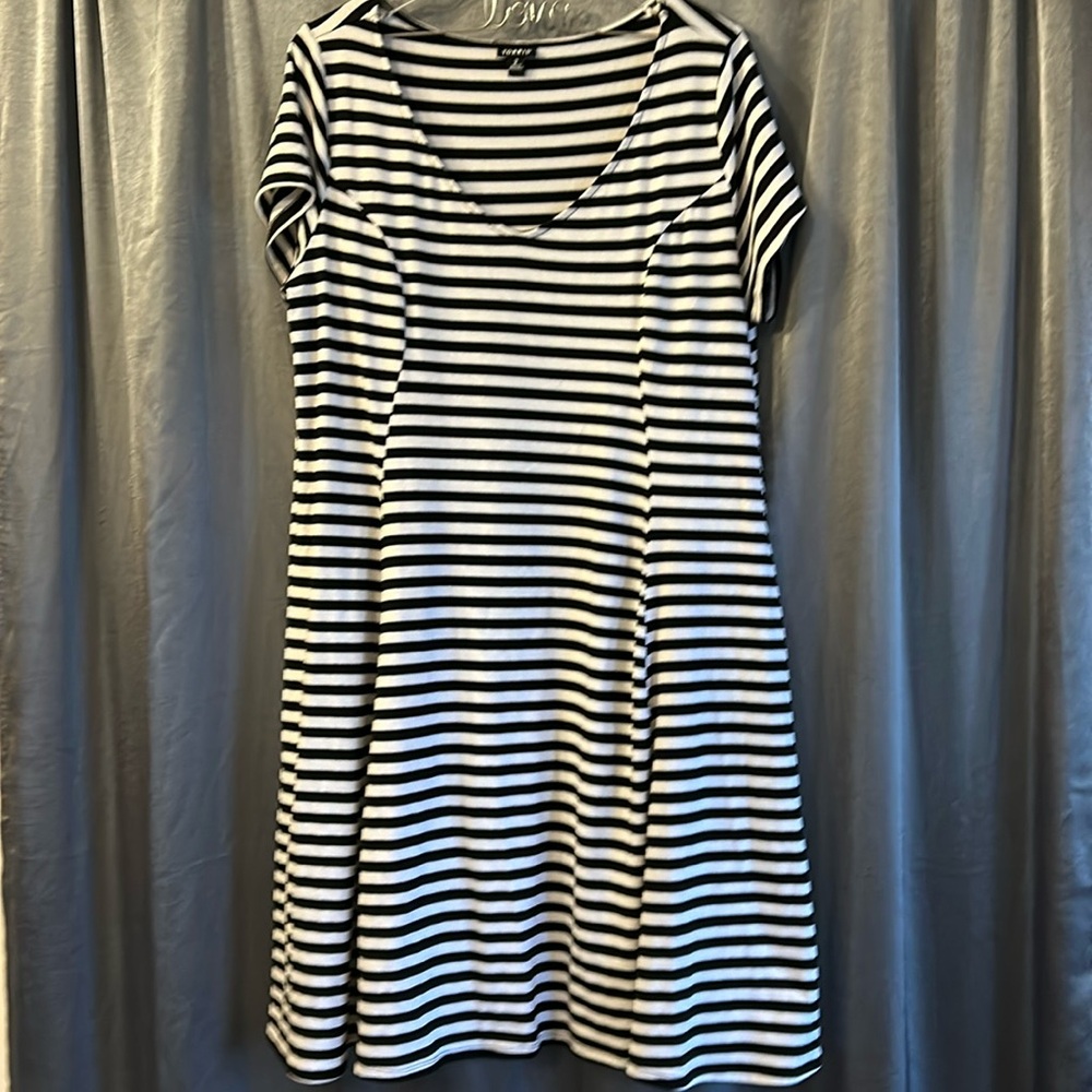 Torrid Stretch Jersey Short Dress Black White Stripe EUC sz 2X